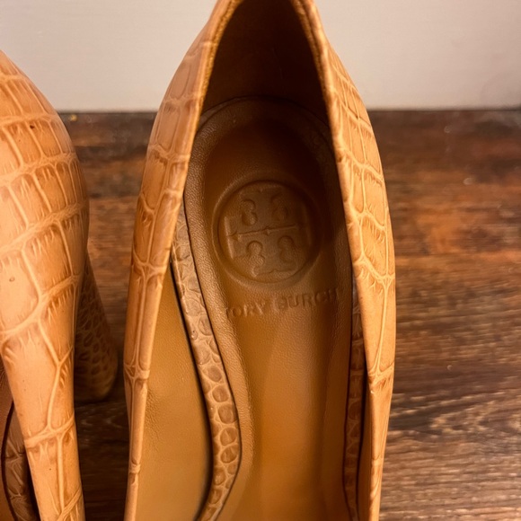Tory Burch High Heels Pump, size 7 - Picture 7 of 9